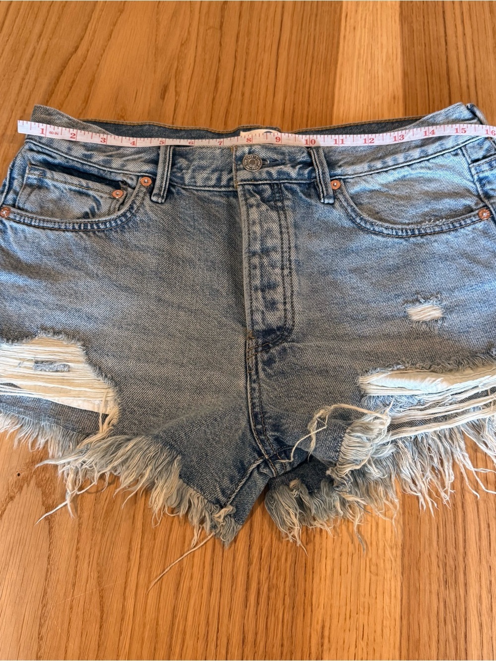 We The Free Light Wash Frayed Hem Denim Shorts - Picture 6 of 10
